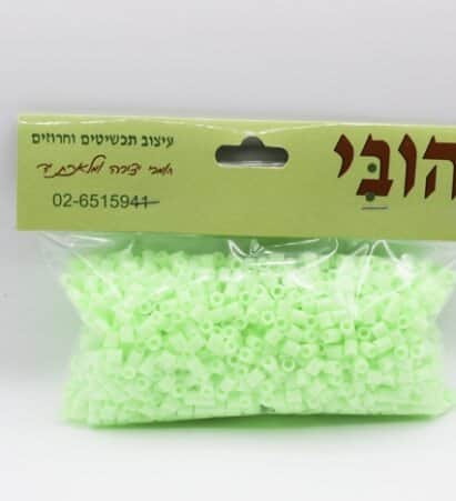 חרוזי גיהוץ לפי צבע- ירוק זוהר כ-1500 יחידות