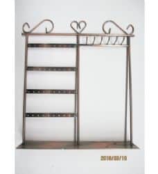 מעמד לעגילים ושרשראות נחושת