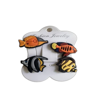 סיכות לקישוט הבגד, הנעל, התיק מגיע 4 דגמים - דגים