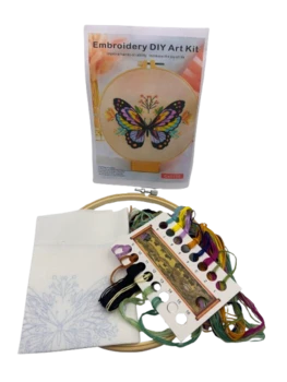 ערכת רקמה על בד עם חישוק-פרפר צבעוני