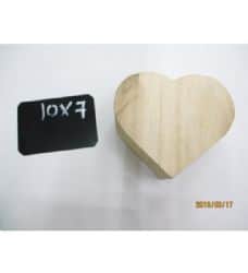 קופסא מעץ בצורת לב