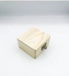קופסאת עץ מרובע 8X8 -במבצע